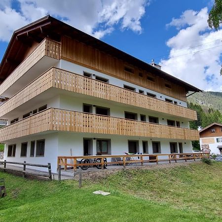 Stella Alpina Apartment Campitello di Fassa Luaran gambar