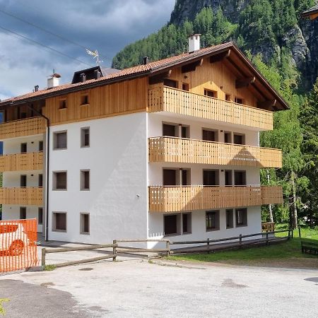 Stella Alpina Apartment Campitello di Fassa Luaran gambar